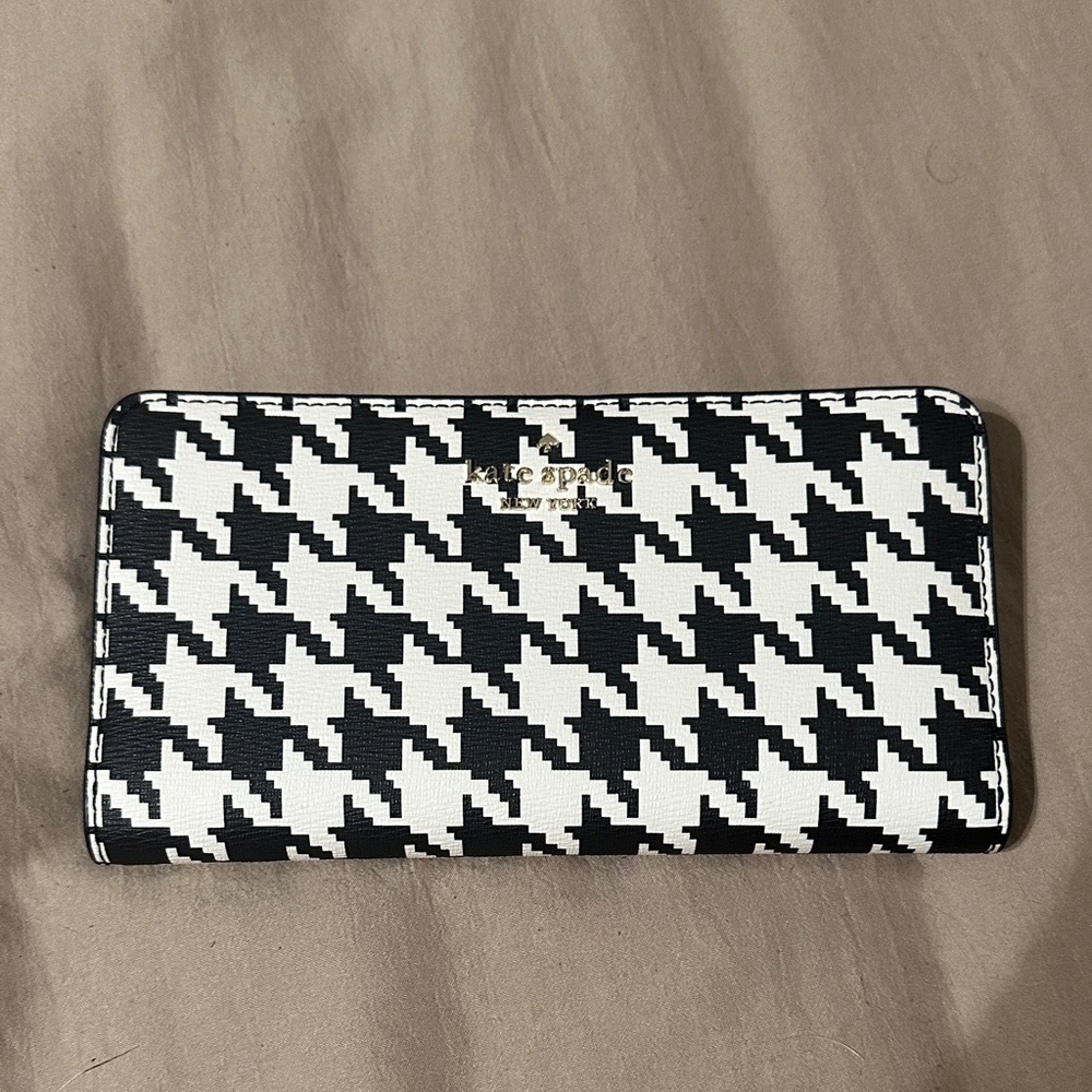 Kate Spade Monochrome Houndstooth Wallet